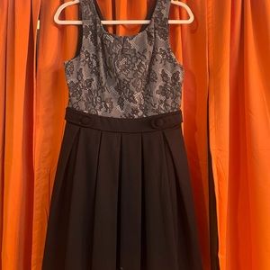 Elle dress, zipper back